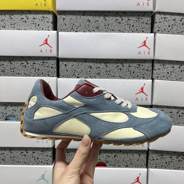 Off Bottega Veneta 葆蝶家 绒面材质 德讯 低帮 薄底鞋 V3Ms2 1782 鞋身整体麂皮绒面拼尼龙材质 内侧小羊皮材质 薄底 上脚感超轻