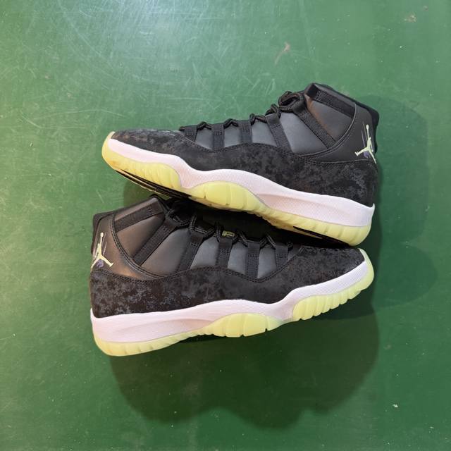 Y3特价 结账 Jordan Air Jordan 11 Ib1378-001 黑绿 Size：36 36.5 37.5 38 38.5 39 40 40.5