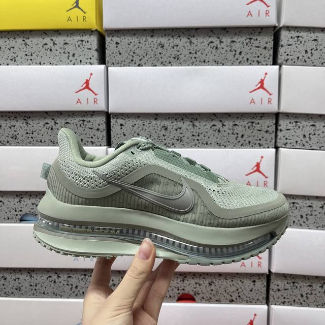 Yh Nike Air Zoom pegasus premium 耐克网面全掌气垫缓震跑鞋 Hq2592 300 尺码：35.5 36 36.5 37.5 38