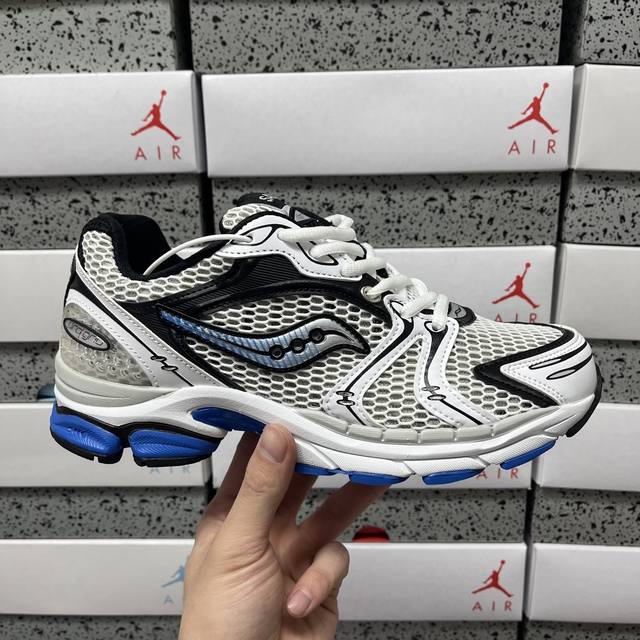 Yo 索康尼 Saucony pro Grid Omni9 系列运动慢跑鞋 S70704-3 尺码：36 37 37.5 38 38.5 39 40 40.5