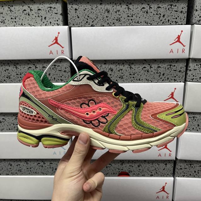 Yo 索康尼 Saucony pro Grid Omni9 系列运动慢跑鞋 S70966-2 尺码：36 37 37.5 38 38.5 39 40 40.5