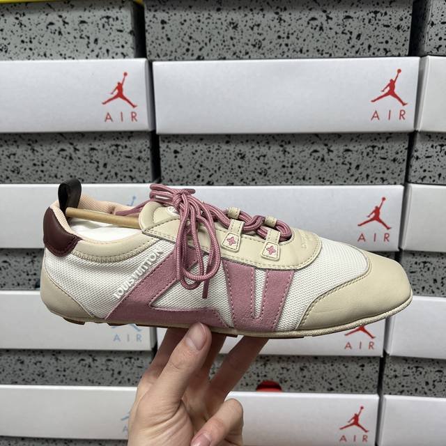 Y Louis Vuitton Sneakerina 粉色 货号: 1Ahotb 尺码：35 36 37 38 39 40