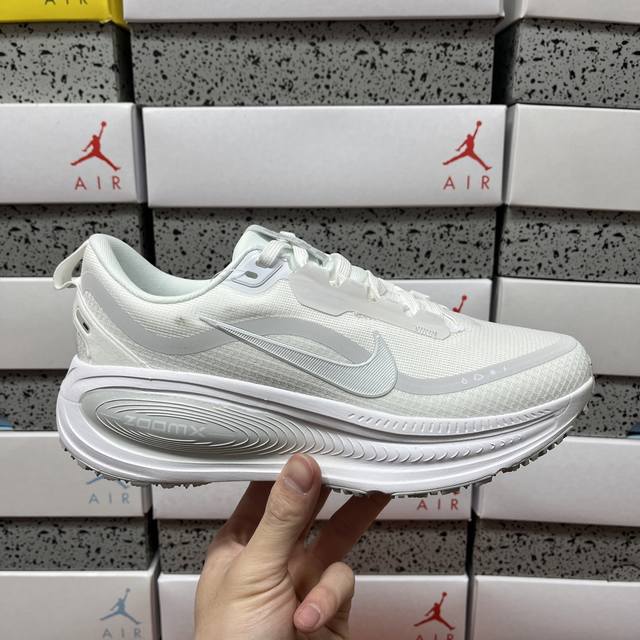 Y Nike Air Zoom Vomero 18 Gtx 全新科技提前原鞋开发 运动跑鞋 Hq7001 100 尺码：36-46