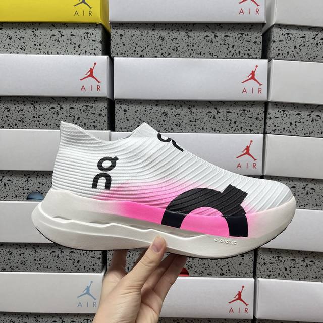 纯原 On昂跑 Cloudboom Strike Ls 舒适透气支撑 长跑跑步鞋 男女同款 3Ue3001 尺码：36 37 38 39 40 41 42 43