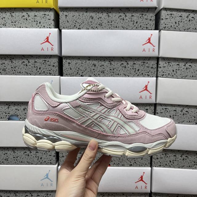 纯原 Asics Gel-Nyc 亚瑟士运动休闲透气专业跑鞋 1203A383 106 尺码：36 37 37.5 38 39 39.5 40 40.5 41.