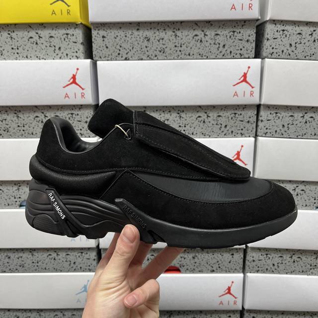 Y Raf Simons Cylon-21 绒面皮革 圆头系带 低帮 生活休闲鞋 货号：Hr740001L 尺码：37-45