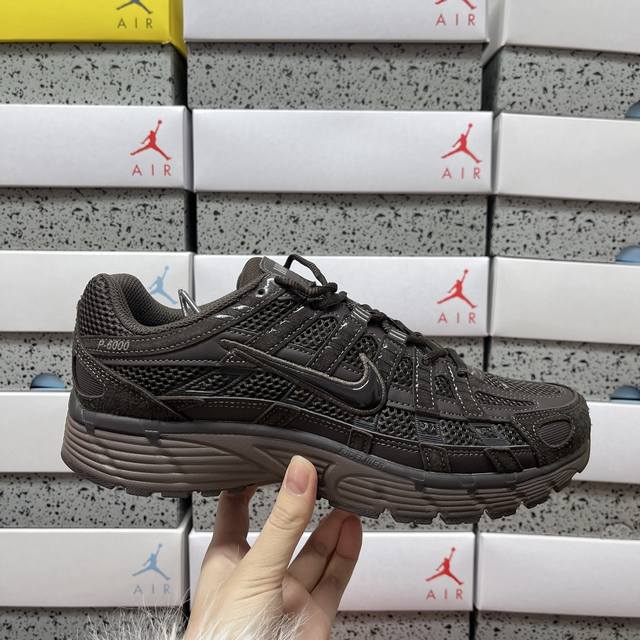 纯原 Nike p-6000 褐色 Hf0015 204 尺码：39 40 40.5 41 42 42.5 43 44 44.5 45 46 47