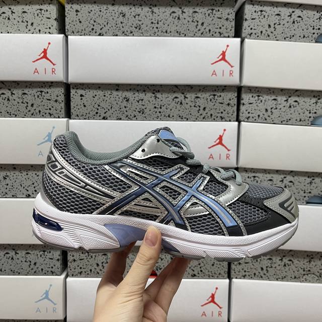 纯原 Asics Tiger Gel-1130 亚瑟士户外风低帮休闲运动跑步鞋 1203A609-022 #鞋款选用网眼与皮革相接，复古而富有层次感。Ortho