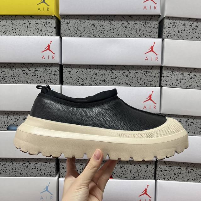 纯原 Ugg 包头套脚 黑白 1158351 尺码： 39 40 40.5 41 42 42.5 43 44