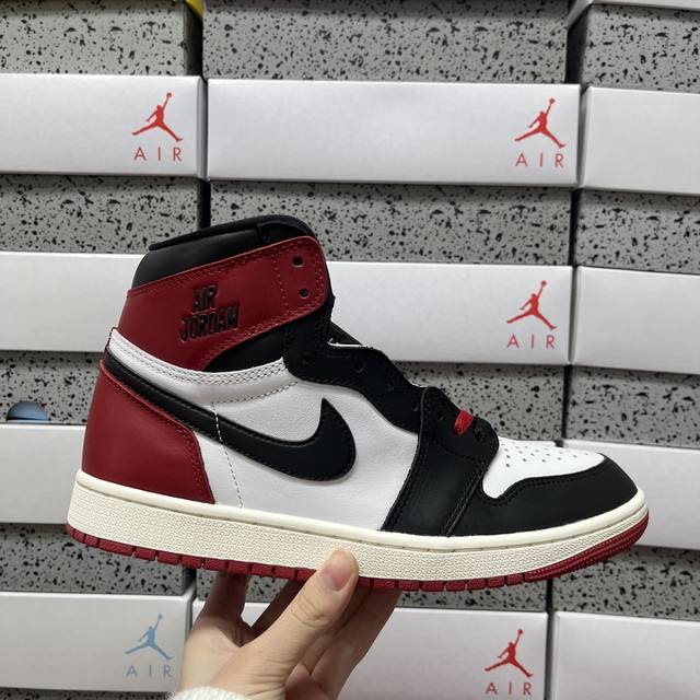 Sj Jordan Air Jordan 1 High Og 红色Dz5485 106 尺码：35.5 36 36.5 37.5 38 38.5 39 40 4