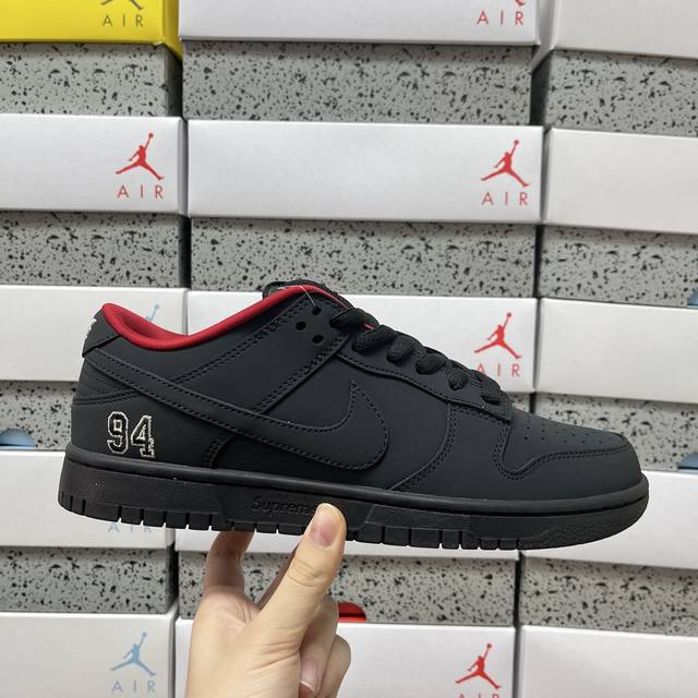pl Nike X Supreme Dunk Sb Low 黑色 Hq8487 001 尺码：36 36.5 37.5 38 38.5 39 40 40.5 4
