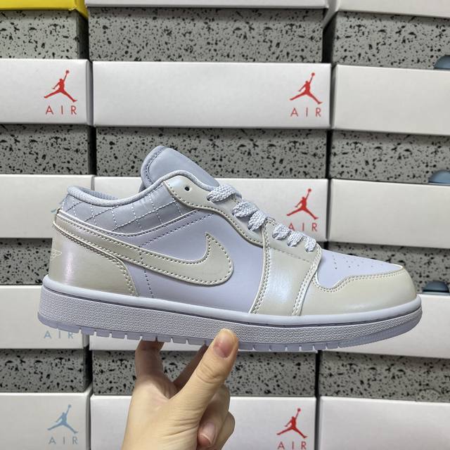 小Dt Jordan Air Jordan 1 Low Se 蓝色 Im5129 010 尺码：36 36.5 37 38.5 39 40 40.5 41 42