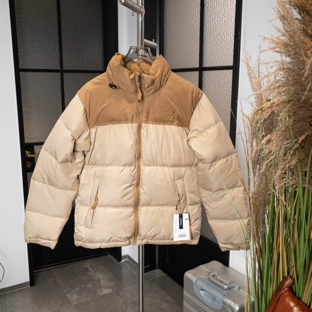 特价 元旦福利 ｜北面 经典款 羽绒服 ： 产品配色：粉色、酒红色、白色、抹茶绿、拼接小麦、拼接绿、蓝绿拼接Asdd07