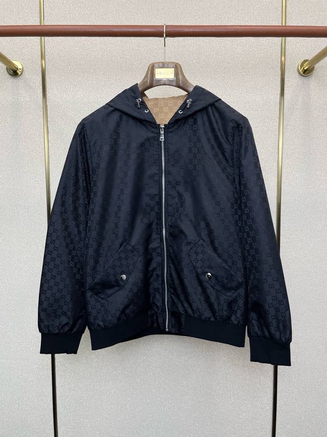 Gucci古驰砸锅卖铁都要上的新款新款原单男士休闲连帽夹克 透气舒适 高端定制 高版本 时尚百搭爆款进口面料 手感超柔软细腻 穿着亲肤舒适 高端精品 代工厂p精