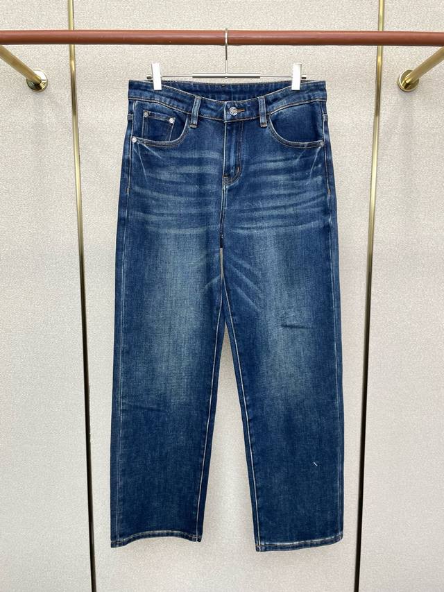 Burberry巴宝莉砸锅卖铁都要上的新款新款休闲牛仔裤高端版本！专柜定制面料 透气舒适度高，细节无可挑剔，品牌元素设计理念，体现高品质。手感细腻柔软！呈现休闲