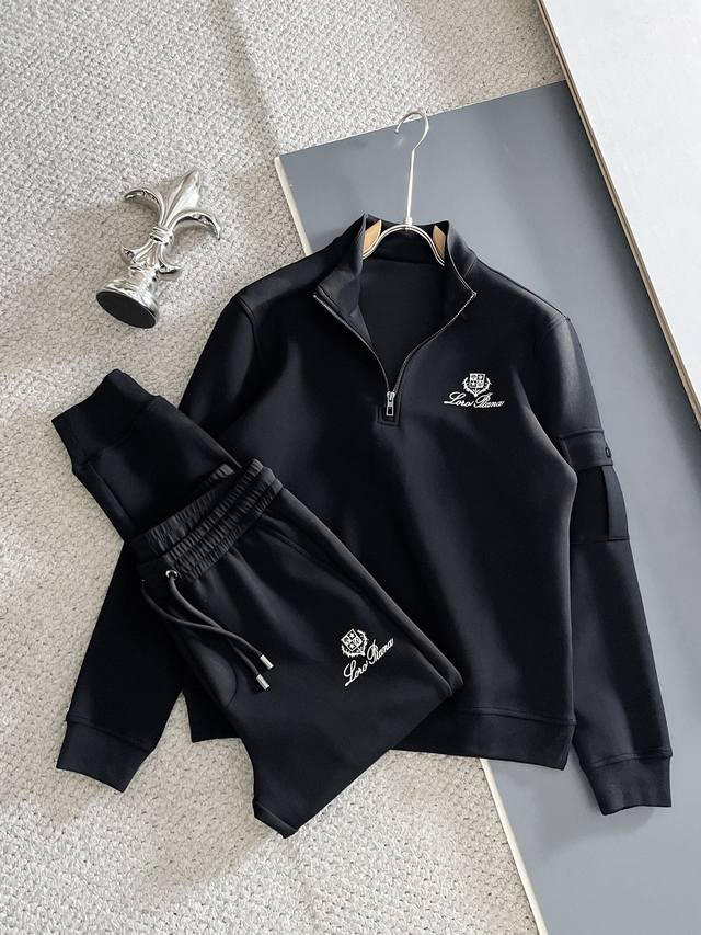 Lp2620全新爆款卫衣套装 原单狠货倾注顶级设计师的精心之作 就为一个贴合、完美的上身效果 全天然优质加厚新空气层100%，贴身的舒适感 高贵典雅！原厂五金无