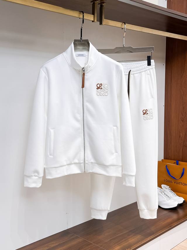 罗意威 Loewe 25年最新款开衫套装 面料400克加厚新空气层 最新最顶级经典重工刺绣字母排列经典图案潮流休闲套头卫衣套装，最顶级的品质专柜在售，顶级制作工