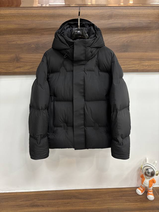 主推羽绒 Zegna 2025最新款时尚设计师款羽绒外套杰尼亚连帽羽绒服，冬季顶级轻奢羽绒服，爆款羽绒服，90#白鹅绒填充，处处细节显工艺足够的高级 结构性剪裁