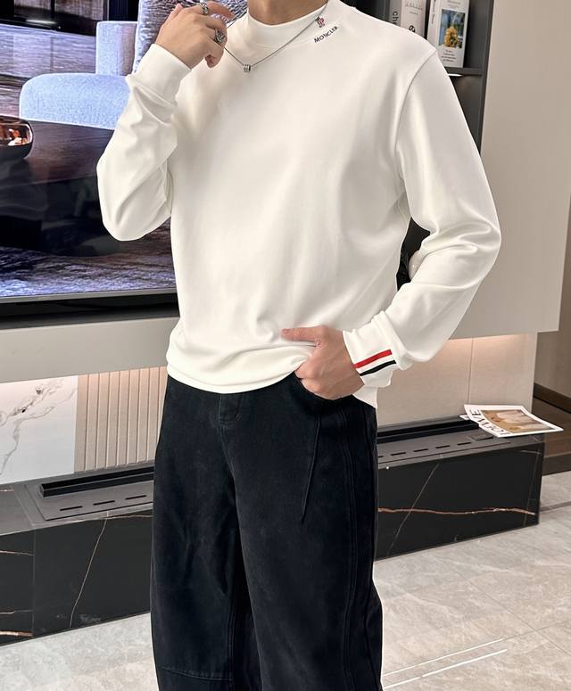 蒙口 2025秋冬新款长袖，定制面料，独特工艺Logo，舒适性与透气性兼优，柔软抗皱弹性和垂性极佳，无论是单穿或是内搭都是帅气十足，追求奢华高贵优雅风范，打造不