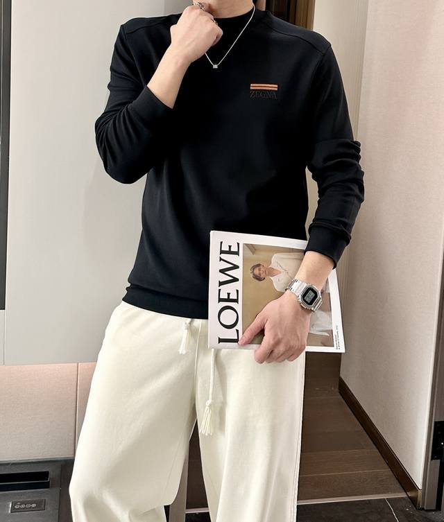 杰尼亚 2025秋冬新款长袖，定制面料，独特工艺Logo，舒适性与透气性兼优，柔软抗皱弹性和垂性极佳，无论是单穿或是内搭都是帅气十足，追求奢华高贵优雅风范，打造