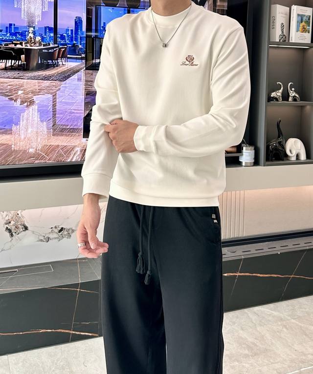 Lp2540秋冬新款长袖，定制面料，独特工艺Logo，舒适性与透气性兼优，柔软抗皱弹性和垂性极佳，无论是单穿或是内搭都是帅气十足，追求奢华高贵优雅风范，打造不凡