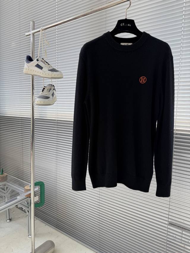 Herme* -2025秋冬新款毛衣!优质羊毛,简约而不简单。休闲圆领款式,日常搭配出街轻松搭配。做工精细 针脚细密均匀,不易脱线。 码数:M-3Xl Fx D Herme* -2025秋冬新款毛衣!优质羊毛,简约而不简单。休闲圆领款式,日常搭配出街轻松搭配。做工精细 针脚细密均匀,不易脱线。 码数:M-3Xl Fx D