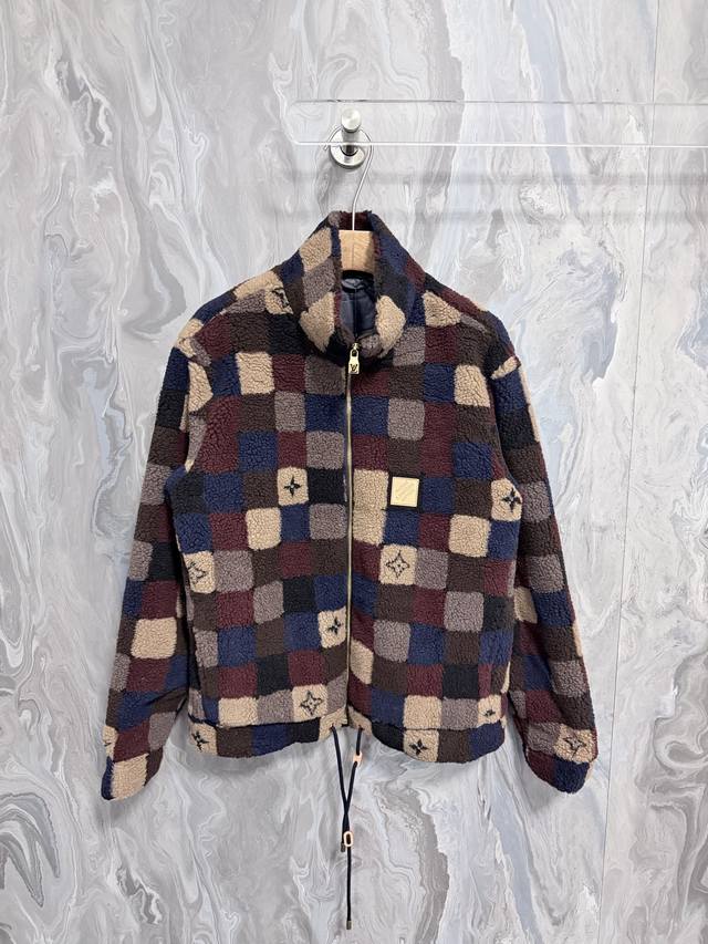 路易 25新款高领抓绒拉链提花图案绒感外套 标准版型 男款 Size：S.M.L.Xl.
