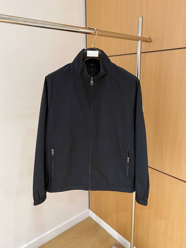 蒙口Moncler 2025秋冬新款薄棉夹克外套，原单狠货 意大利进口面料，欧洲专柜同步，上身更随意大方，专柜原版五金奢华高档定制配饰新作！奢华品牌特质Logo