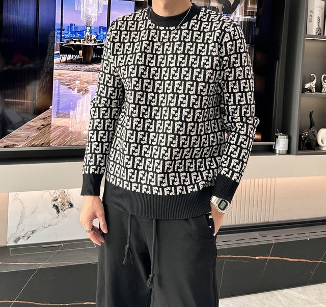 Fd 重磅推荐！2025Aw秋冬新款 专柜同步 时尚经典针织衫 秋冬必备款 采用针织衫加厚毛衣，精致简洁大方 品牌元素点缀设计 没有过多复杂的工艺 玩的就是设计