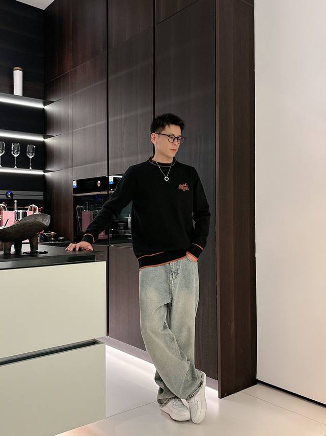 新款来袭 杰尼亚 毛衣 2025秋冬最新系列，专柜1:1顶级复刻，全品相！加厚款，潮人必备单品！懂货的老铁赶紧下手，面料：羊绒10%羊毛60%氨纶30% 尺码