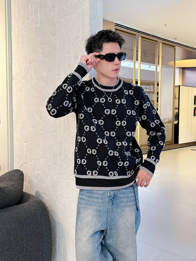 古驰 毛衣 2025秋冬最新系列，专柜1:1顶级复刻，全品相！加厚款，潮人必备单品！懂货的老铁赶紧下手，面料：羊绒10%羊毛60%氨纶30% 尺码M-3Xl