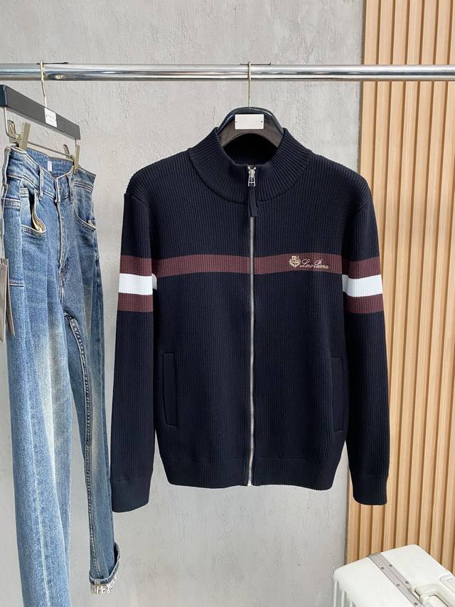 Lp2500秋冬新款针织羊毛衫 高品质意大利进口羊毛混纺面料，高密度针织，时尚百搭毛衣，帅气十足。经典Logo提花款。耐穿不易变形，版型，各种风格都能轻松Hol