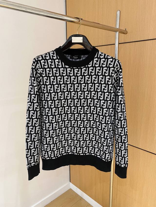 芬迪 2025秋冬新款羊毛毛衣 高品质意大利进口羊毛混纺面料，高密度针织，时尚百搭毛衣，帅气十足。经典Logo标志 更耐穿更加不易变形，专柜版型，各种风格都能轻