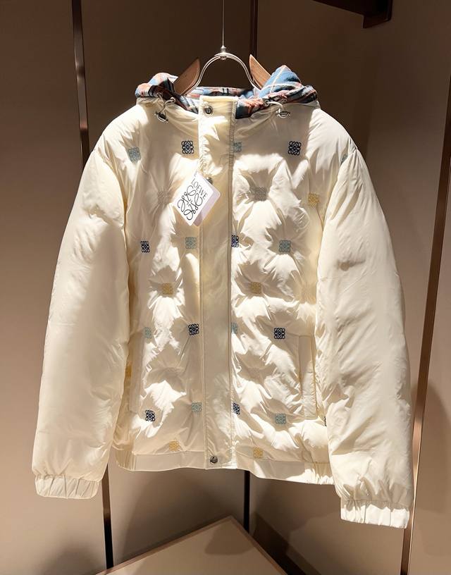 Lo*We 罗*威2025秋冬新款羽绒同款夹克外套，贸易公司渠道货，2025年最新品，官柜同步售卖，经典明星级单品！Lo*We家的皮具单品在整个时装圈最有极高的