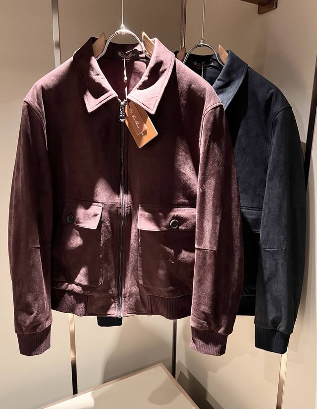 Loro piana诺悠翩雅 2025秋冬新品男士休闲仿绒皮羽绒夹克外套，外贸公司订单！客供仿绒材质，内里填充95白鸭绒设计！触感又柔软细腻、但型态又笔挺有型！