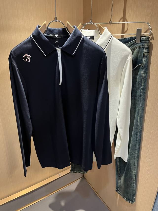 迪桑特Descente，2025秋冬新款长袖polo衫，自1935年荣耀至今的专业运动品牌。80余年来，始终坚持“Design That Moves” 以设计驱