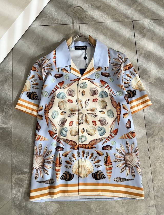 Louis Vuit*On 路易家族 2026春夏新款轻奢睡衣休闲套装，男女同款睡衣套装！路易家族的新高端，细节品质永远的那么完美无瑕，创意设计层出不穷。今年春