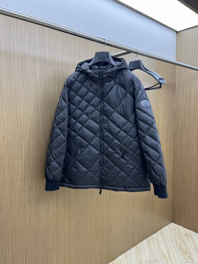 秋冬羽绒 Bbr 2540秋冬新款连帽羽绒服 原版订制五金配件全进口原版定制 欢迎对比 绝对的高品质 采用顶级90白鹅绒 超柔软 充羽量蓬松饱满 超级重工 Lz