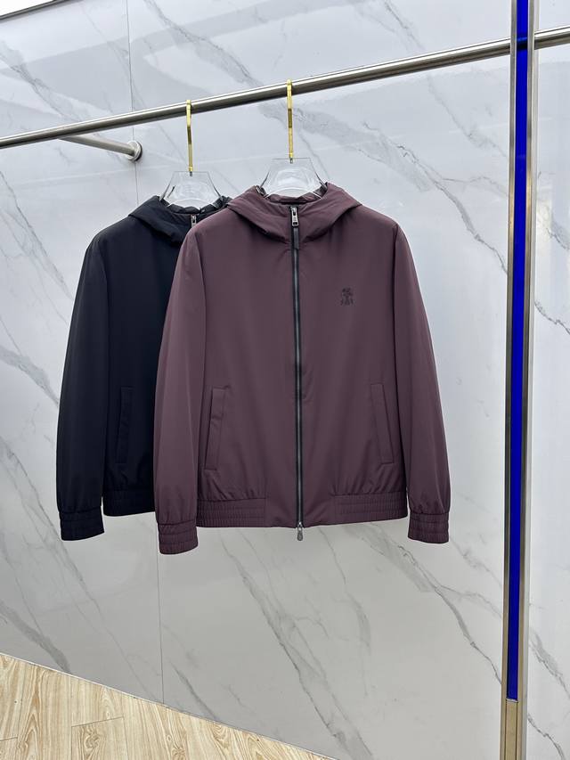 Bc 2025最新款时尚连帽羽绒外套羽绒服，防风纤维面料，冬季顶级爆款羽绒服，90#白鸭绒填充，处处细节显工艺足够的高级 结构性剪裁的设计改变来展现男士多样的形