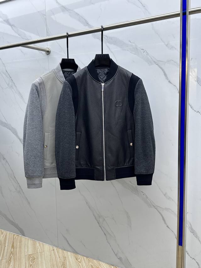 Dior迪奥 秋冬新款 牛皮拼羊毛棒球外套，时髦新定义 Dior 秋冬新款来袭 牛皮与羊毛碰撞，打造独特棒球外套 经典棒球服型，利落又藏不住的时髦感。牛皮质感挺