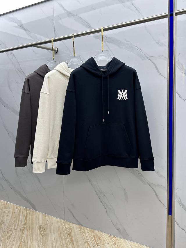 Amiri 2025Ss秋冬新品印花连帽卫衣 高超的时尚魅力风范,特立独行的艺术气息. 客供定制面料高克重棉面料,软硬更为适中,舒适透气性非常适合春秋季节着穿.