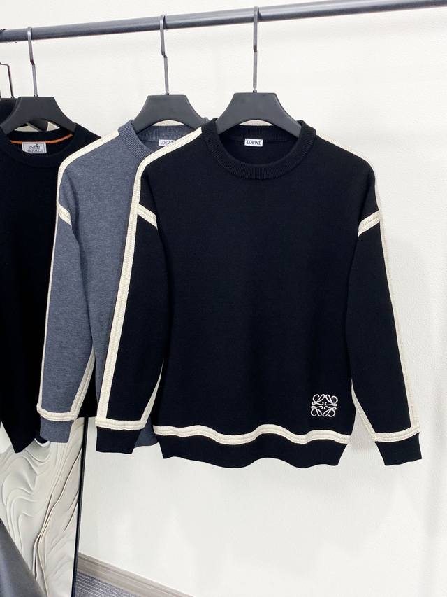 新品 Loewe｜罗意威2025秋季最新款侧边织带刺绣羊毛针织圆领毛衣男女同款装饰时尚针织套头衫，贸易公司渠道稀出订单来袭 可遇不可求的臻品狠货，品质感相当到位