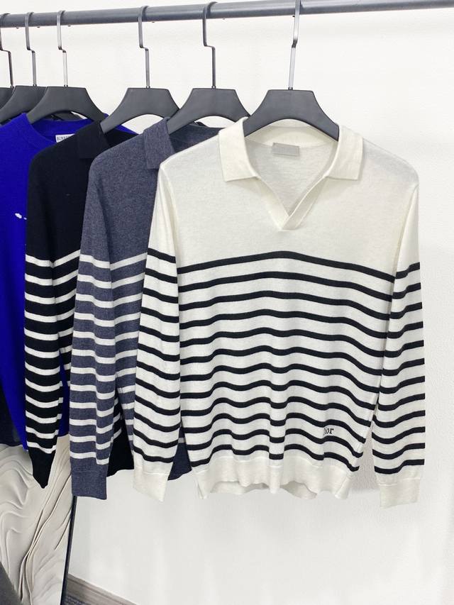 新品 25Fw秋冬新款羊绒羊毛混纺针织毛衫，格外时尚剪刀领 男女同款经典右下摆德国进口机 刺绣，Dior字母 复古横条斑马纹设计套头针织衫！贸易公司渠道稀出，同