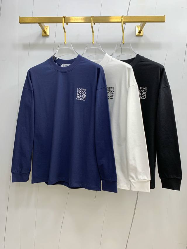 罗意威25Ss秋季 新品 新款贸易订单圆领长袖打底衫长袖T恤网红款！上身舒适透气，不僵硬，整体有着丰富的立体感，品质出口订单，满足通勤人们对于着装的简约需求，上