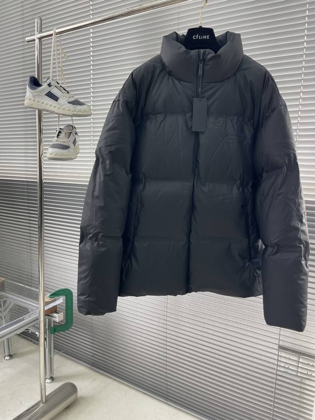 prad 023秋冬新款徽标压纹立领羽绒服 码数：M-Xxl 肩宽