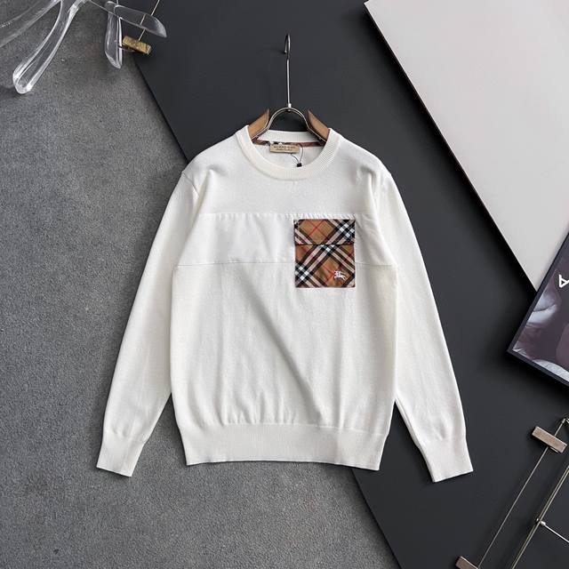 Bur* 2025款毛衣，秋冬最新款！高品质意大利进口面料，高密度针织，百搭毛衣，内搭衬衫都帅气十足！Logo标志！更耐穿更加不易变形，版型极好，各种风格都能轻