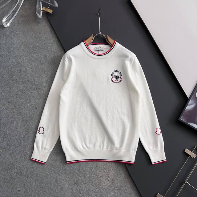 Mon* 2025款毛衣，秋冬最新款！高品质意大利进口面料，高密度针织，百搭毛衣，内搭衬衫都帅气十足！Logo标志！更耐穿更加不易变形，版型极好，各种风格都能轻