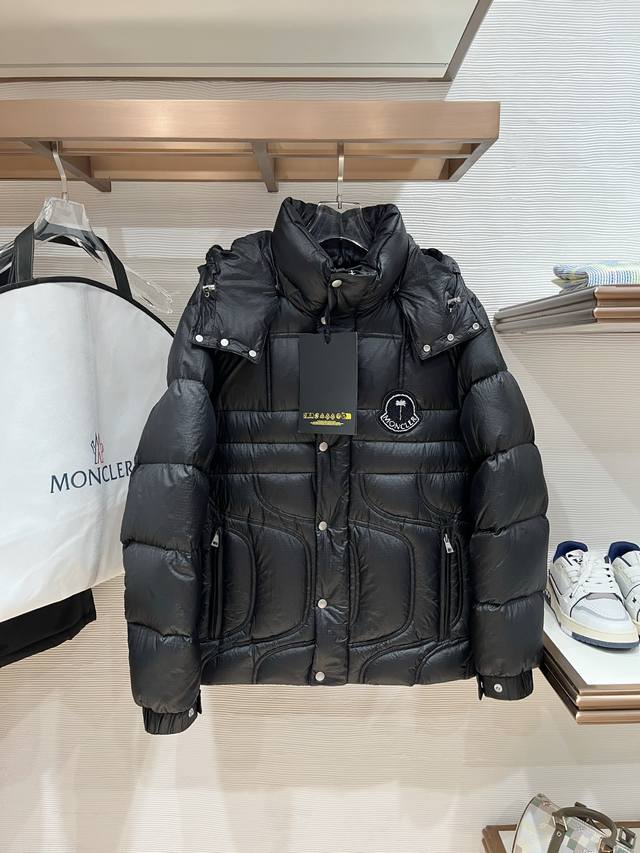 特级羽绒Moncler X palm Angels Cherith男女同款羽绒服.天才设计师限定系列.原版购入开发.特级鹅绒填充. 原厂替换面料原厂配套五金.五