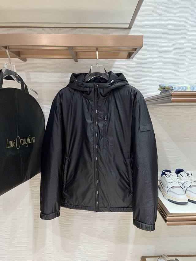 Fd爆款 2025秋冬新款原版1:1订制五金配件全进口原版定制 欢迎专柜对比 绝对的高品质 采用顶级95白鸭绒 超柔软 充羽量蓬松饱满 超级重工 面料做工杠杠的