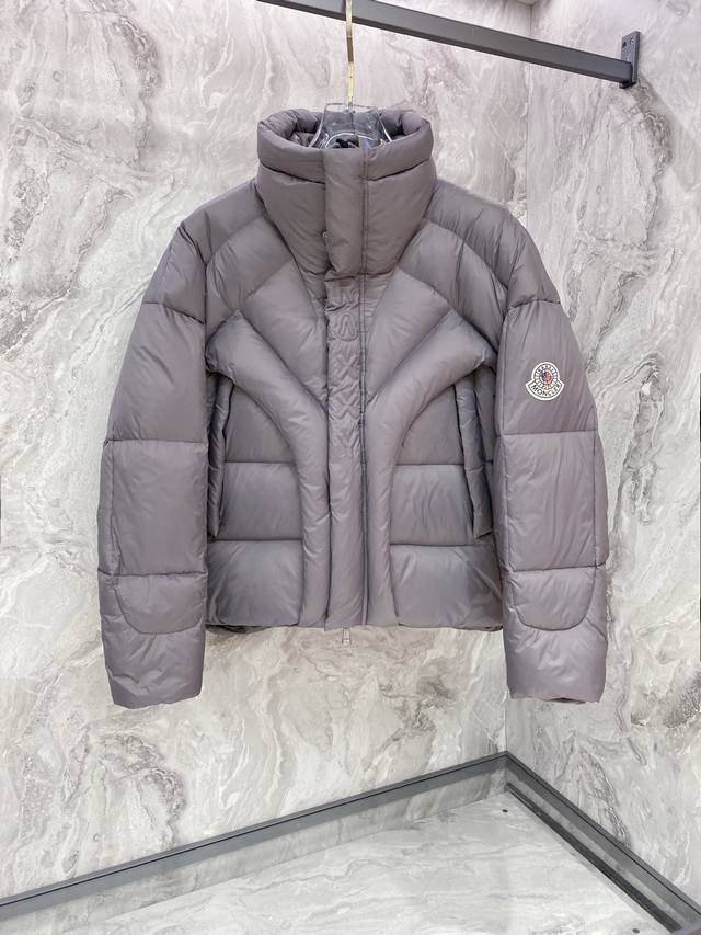 Moncler 蒙口爆款独家爆款2025秋冬新款羽绒服 原版1:1订制五金配件全进口原版定制 欢迎专柜对比 绝对的高品质 采用顶级95白鸭绒 超柔软 充羽量蓬松